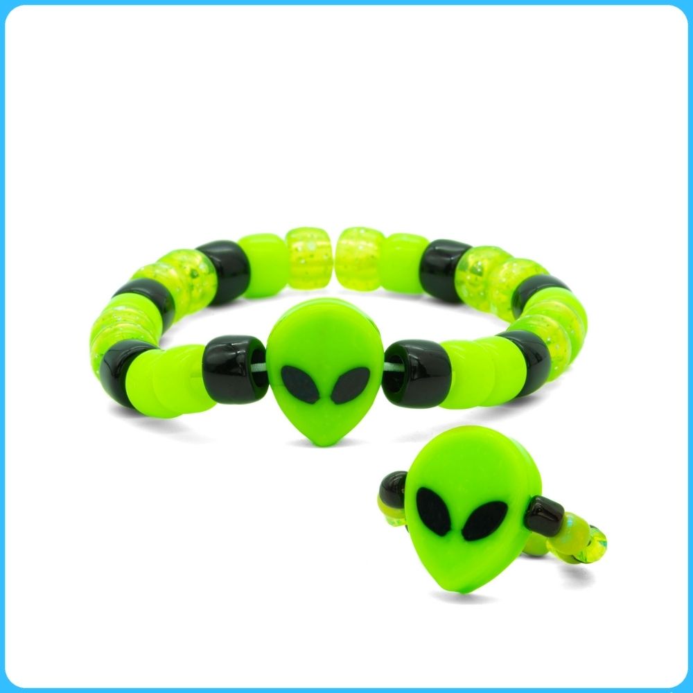 Green Alien Ring & Kandi Bracelet - 2/Pack